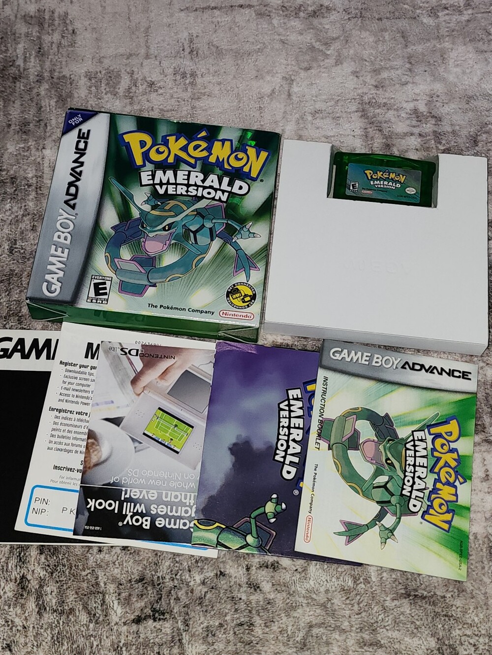 GBA POKEMON EMERALD COMPLETE IN BOX CIB